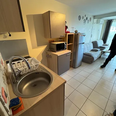 Cabine, 6 Pers Max Proche Avec 2 Piscines * Le Grau-du-Roi